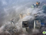 300米高空俯瞰中国雾霾带...